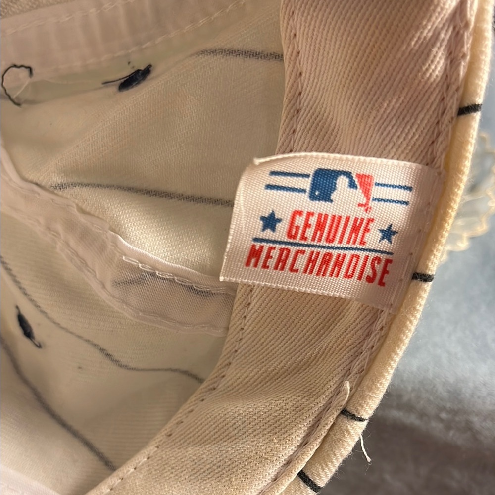 NWOT 🦀Genuine New York Yankees Pinstripe Ball Cap - Picture 3 of 5